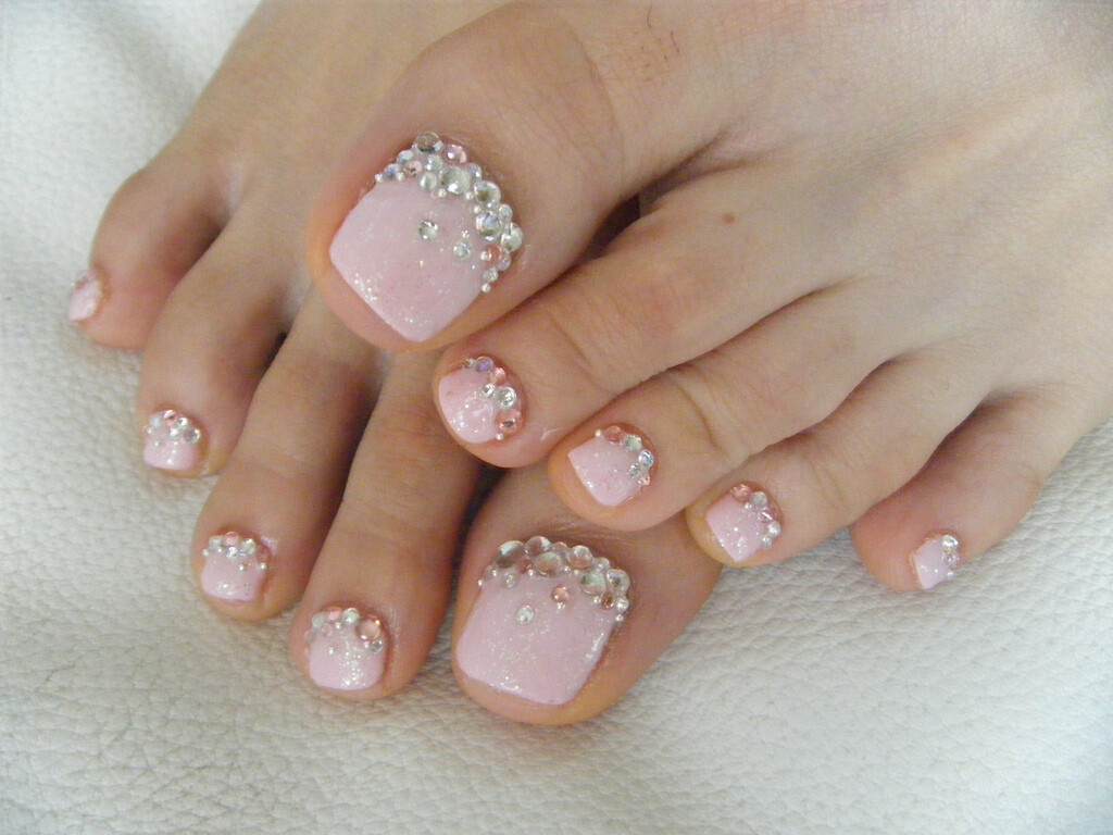 gel-nails-on-toes-1