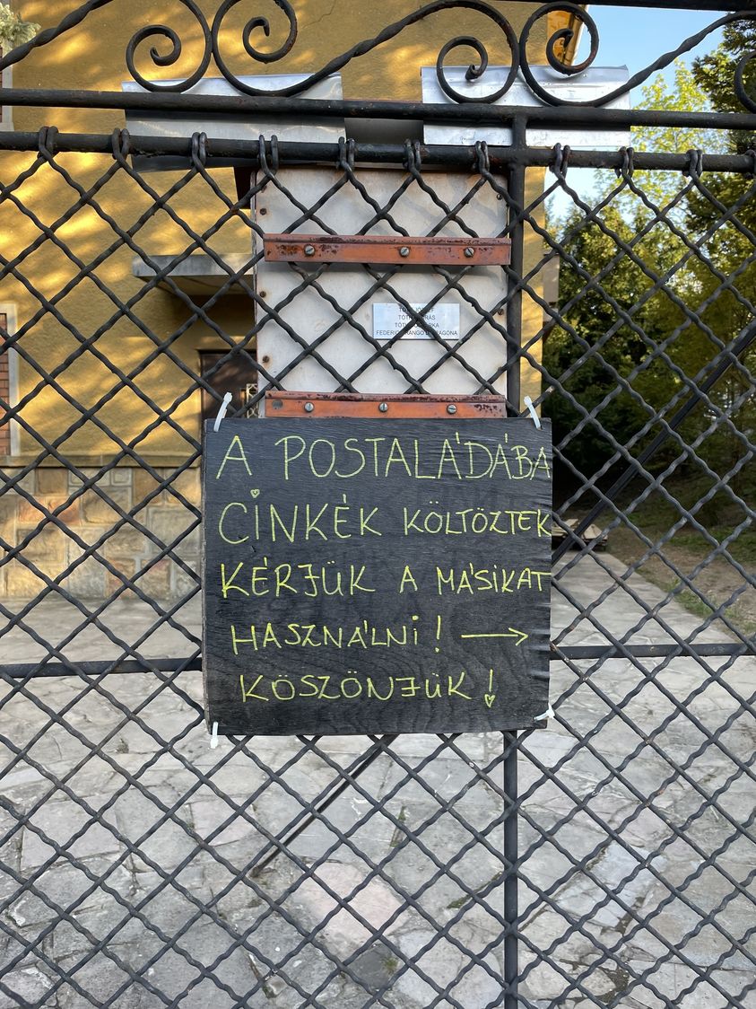 cinkék a ládában